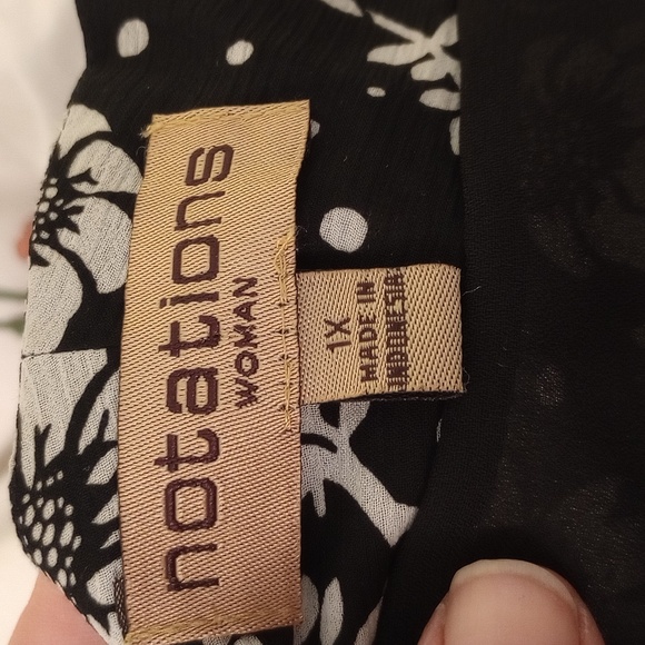 NOTATION BLACK WHITE FLORAL TOP SIZE 1X - Picture 13 of 13